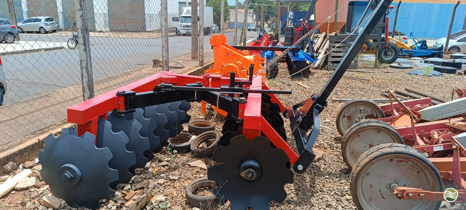 IMPLEMENTOS AGRICOLAS GRADE ARADORA ARADORA 16 DISCOS Novo Campo Comercial JABOTICABAL SÃO PAULO SP